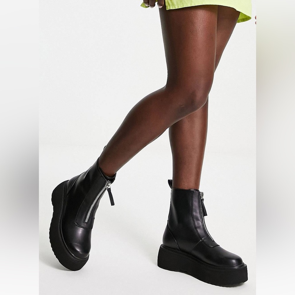 ASOS chunky zipper black leather boot booties size 5/35 the row lookalike
